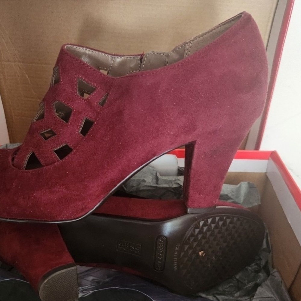 Wine Suede Pumps